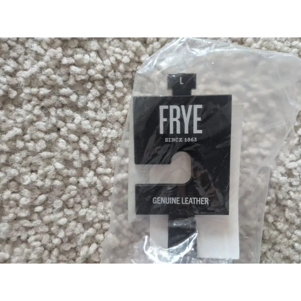 NWT Frye 25mm Reversible Tan and Black Leather Belt w/ Brass Hardware Sz L